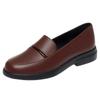 Una generación de zapatos nuevos de tacón bajo para mujer de primavera y otoño, unos cómodos zapatos de cuero marrón para los ancianos, para enviar a sus madres.