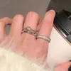 Anel Elegante Frio Luz Anel Aberto de Luxo Design de Nicho Feminino Anel de Dedo de Alta Qualidade Anel Simples Elegante para Todos os Fósforos