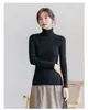 Camiseta básica de punto de cuello alto grueso de hilo hilado con núcleo de lana de dos piezas para mujer, nuevo suéter de otoño e invierno con sensación de alta gama, top ajustado