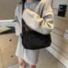Nova Bolsa Casual Simples de Nylon Feminina 2024 Cor Sólida Outono e Inverno Popular Bolsa de Ombro Grande Capacidade Bolsa Transversal Casual