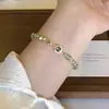 Pulseira de Contas Tchecas Importadas Contas de Abacaxi Pulseira de Contas Polidas a Fogo Verde Oliva do Entardecer com um Toque de Luxo e um Estilo Fresco