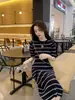 Vestido de Punto a Rayas de Longitud Media para Mujer, Cuello Redondo, Manga Media, Ceñido a la Cintura, Moldeador, Para el Día a Día, Elegante Vestido Ajustado, Modelo Nuevo