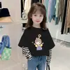 Camiseta Básica Infantil Primavera e Outono Estilo Coreano Tendência Meninas Falso Duas Peças Manga Longa Camiseta Top Listrado Desenho Animado para Meninas