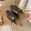Chinelos de Pelúcia Novos Estilo Retrô Fechados para Mulheres com Lã para Outono e Inverno de Calçar Bico Redondo 2026 Corte Baixo