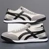 Comercio Exterior Al Por Mayor Zapatillas de Entrenamiento Alemanas para Hombre 2026 Nuevas de Moda Patchwork de Tela Zapatos Casuales Planos Ligeros Zapatillas de Suela Blanda