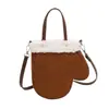 Bolso Cruzado Nuevo Otoño e Invierno 2025, Piel de Ante, Personalidad de Nicho, Bolso de Mano con Forma de Guante, Bolso Cruzado de Hombro de Felpa