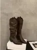 Botas Femininas Estilo Novo Outono e Inverno 2025 Salto Alto Grosso Bico Fino Boca V Tubo Longo Slim Moda Elegante Confortável Bico Fino Botas Martin