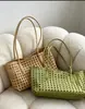 Bolso cesta de lujo para las fiestas 2026, moderno bolso de un solo hombro con diseño calado para llevar debajo del brazo madre e hija, bolso tote, bolso de mano