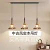 Lustre de restaurante em estilo medieval francês, luminária de teto retrô americana em madeira maciça com vidro floral, três braços para bar e sala de jantar
