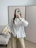 Cardigã feminino estilo japonês, fresco e delicado, com carcela de renda em padrão ondulado bordada, camisa de manga comprida, peça de outono, top liso