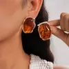 Brincos Ovais de Resina Plissados Retrô Europeus e Americanos, Brincos de Nicho High-End Transfronteiriços, Brincos Personalizados e Estilosos para Mulheres