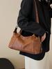 Bolso retro de alta gama de gran capacidad para mujer, nuevo bolso Boston portátil de un solo hombro para otoño e invierno de 2024.