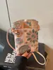 Bolso bordado de estilo chino nuevo, súper popular, de nicho transfronterizo para mujer, nuevo bolso versátil 2026, bolso cruzado, bolso para teléfono