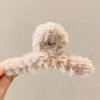 Presilha de cabelo de pelúcia de alta qualidade para outono e inverno para mulheres, versátil e fofa, presilha de tubarão para a parte de trás da cabeça, novo estilo coreano 2026, presilha de garra