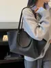 Bolsa de Ombro Retro com Nova Textura Personalizada Moda Casual Feminina Bolsa Tote Grande Capacidade Outono e Inverno 2025