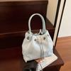 Bolso Cubo Estampado Estilo Chino Nuevo Cierre de Cordón Diseño de Nicho Bolso de Hombro para Mujer Versátil Bolso Cruzado con Cadena para Jugar