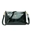 Bolso Cuadrado Pequeño con Relieve Estilo Chino de Peonías 2025 Nuevo de Moda Bolso para Mamá con Múltiples Bolsillos Calidad Súper Popular Bolso de Hombro Único para Mujer