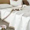 Cubrecama Acolchado de Algodón Arrugado de Doble Cara Estilo Coreano con Bordado, Juego de Tres Piezas, Suave y Amigable con la Piel para Dormir Directamente en la Cama