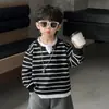 Conjunto de Moletom com Listras para Meninos Primavera e Outono Conjunto Esportivo Estilo Coreano Conjunto Casual Bonito de Duas Peças Roupas para Bebês e Crianças Pequenas