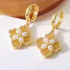 Pendientes Vintage de Flor Hueca y Trébol Estilo Popular Nuevo 2025 Pendientes de Clip de Alta Gama Pendientes de Botón Completos de Diamante y Perla