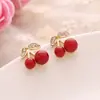 E62 Venta Directa de Fábrica Yiwu Pendientes de Cereza Roja, Pendientes de Cereza Incrustados con Diamantes, Accesorios para Orejas de Acero Inoxidable al por Mayor