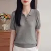Nuevo Top Camiseta de Punto Manga Corta con Cuello Polo, Botones de Colores, Color Sólido, Patrón Retorcido, Tencel Lyocell, Primavera/Verano 2026