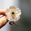 Fábrica Dilixue seleciona rigorosamente broche flor de concha de água do mar de alta qualidade corsage de pedra Imperador retrô presente para o festival 38