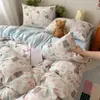 Designs populares no Xiaohongshu ~ Conjunto de quatro peças estampado estilo nuvem macia estilo Ins para dormitórios estudantis, conjunto de lençóis de três peças