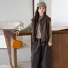Conjunto de Outono para Meninas 2026 Novo Estilo Crianças de Tamanho Médio e Grande Moda Chique Colete de Algodão Cobertor de Fralda Calça de Perna Larga Conjunto de Três Peças