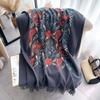 Bufanda cálida de cachemira bordada retro elegante con diseño de flores y plantas para otoño e invierno, chal con aire acondicionado