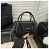 Bolsa de Mão Simples para Primavera e Verão Feminina 2025 Nova Bolsa de Ombro Transversal de Nicho Moda Estilo Coreano Ins Pequena Quadrada