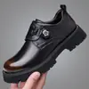 Zapatos de suela gruesa con punta ancha, zapatos de vestir formales de cuero, zapatos de trabajo con perilla, zapatos casuales de moda de tacón alto que aumentan la altura, transfronterizo