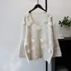 Top de Malha com Renda Costurada e Design de Flor Estereoscópica Outono e Inverno 2025 Novo Tricô Solto Pulôver Tendência Feminina
