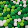 Bola de pelo colorida infantil criativa de Natal feita à mão joias faça você mesmo pingente decorativo roupas acessórios material bolas de contas
