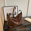 Elegante popular alça larga bolsa grande para mulheres 2023 nova bolsa retrô axila grande capacidade bolsa transversal para deslocamento