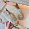 Moda 2025 Exquisite Sapatos Casuais Respiráveis Vazados de Um Pé Tecidos com Bordado de Miçangas de Indústria Pesada Salto Baixo Retrô para Mulheres