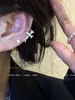 Estilo Único y Genial, Aro de Oreja de Cruz Incrustado de Diamantes, Lujo Ligero y Sensación de Alta Gama, Clip de Oreja de Nicho, Joyería para Oreja sin Perforar
