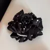 Presilha de Cabelo Oval de Tecido com Pérolas e Bolinhas para Mulheres, Grampo de Cabelo Retrô Outono e Inverno, Versátil para Penteados do Dia a Dia, Acessório de Cabelo Tipo Pinça de Tubarão, Novo Modelo