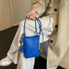 Bolso pequeño de moda transfronterizo 2026 nuevo bolso para mujer versátil ligero bolso de hombro cruzado bolso simple para commuter para teléfono