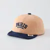 Gorro de pana para bebé, gorra de béisbol cálida de estilo coreano con bloques de color de moda, gorro de ala suave con diseño de letras para bebé de 1 año, para ventas transfronterizas