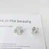 Pendientes de Flor de Cinco Pétalos con Bloques de Color, Circonita y Perla, Pendientes de Flor para Mujer, Pendientes de Moda y Elegantes con un Toque de Lujo, Fábrica Mayorista