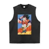 Camiseta de manga curta estilo anime com lavagem desgastada, apresentando cenas clássicas, estampa 2D desgastada, em estoque