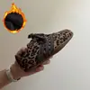 Zapatos de Felpa con Forro de Argán Estilo Coreano para Niños 2026 Invierno Nuevos Zapatos de Entrenamiento Alemanes para Niñas Moda para Niños Versátiles Zapatos de Tabla con Estampado de Leopardo