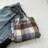 Bolsa de Mão Xadrez de Lã Retrô Grande Capacidade 2023 Inverno Nova Versátil Estilo Coreano Bolsa de Ombro Bolsa Tote Moda