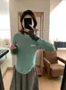 Un toque de dulzura: Su top de punto minimalista para el día a día con puños de contraste, corte ajustado y una silueta favorecedora, perfecto para primavera y otoño, estilo 62036