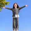 Conjunto de Ropa para Niñas Primavera y Otoño 2026 Nuevo Elegante Cárdigan Suéter Infantil con Dobladillo de Encaje y Pantalones de Pierna Ancha Conjunto de Dos Piezas Moderno