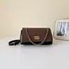 Bolsa transversal de camurça color block retrô com corrente para mulheres, nova coleção 2026, uma bolsa de ombro estilosa e única com um design quadrado pequeno versátil