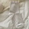 Calcetines de dormir de algodón puro para primavera y verano, simples y holgados, adecuados para mujeres mayores, mujeres embarazadas, mujeres en posparto y niñas, con un toque juvenil y sin opresión alrededor de los pies
