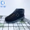 Venta al por mayor transfronteriza invierno 2026 felpa más grosor zapatos de tela de algodón estilo Pekín antiguo para hombre antideslizantes sin cordones para mediana edad y ancianos zapatos cálidos