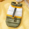 Chaleco de color contrastante con costuras de viento neutro transfronterizo para perro pequeño sin mangas otoño e invierno grueso mascota perro ropa al por mayor